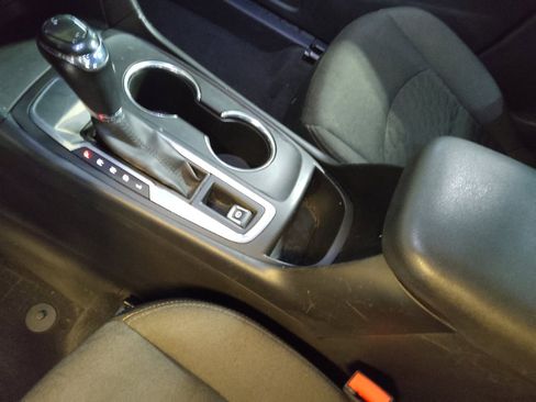 Used 2019 Chevrolet Equinox LT FWD image 26