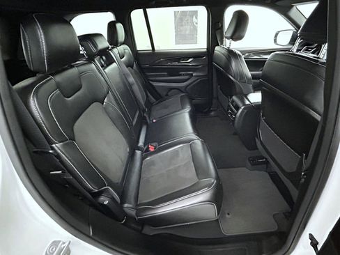 Certified 2023 Jeep Grand Cherokee Altitude AWD/4WD image 18