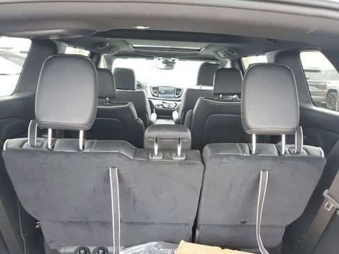 New 2026 Chrysler Pacifica Limited w/ S Appearance Package AWD/4WD image 8