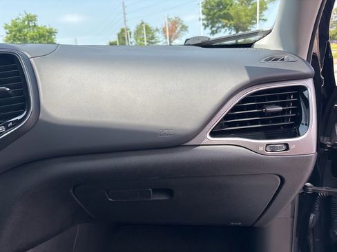 Used 2019 Jeep Cherokee Overland AWD/4WD image 53