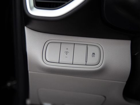 Used 2023 Hyundai Venue SEL FWD image 18