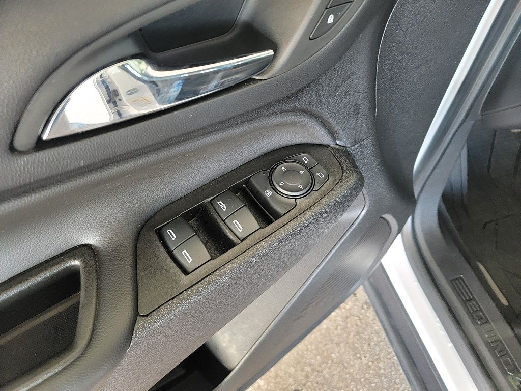 Used 2023 Chevrolet Equinox LT w/ LPO, Floor Liner Package AWD/4WD image 12
