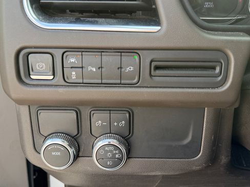 Used 2021 GMC Yukon SLT w/ SLT Luxury Package RWD image 19