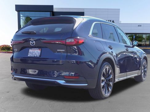 Certified 2024 MAZDA CX-90 Plug-In Hybrid w/ Premium Plus AWD/4WD image 4