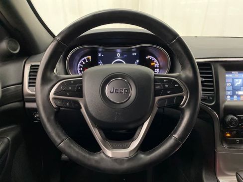 Used 2021 Jeep Grand Cherokee Laredo w/ Security & Convenience Group AWD/4WD image 20
