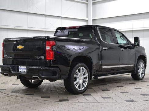 Used 2024 Chevrolet Silverado 1500 High Country w/ High Country Premium Package AWD/4WD image 8