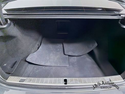 Used 2022 BMW 750i xDrive w/ Luxury Rear Seating Package image 32