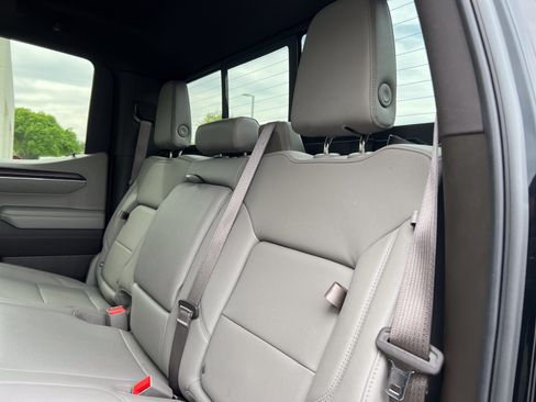 Used 2024 GMC Sierra 1500 SLT w/ SLT Premium Plus Package AWD/4WD image 32