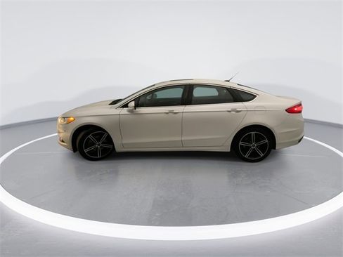 Used 2016 Ford Fusion SE w/ Equipment Group 202A image 9