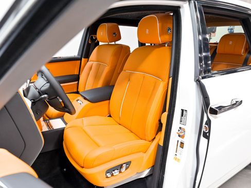 Used 2022 Rolls-Royce Phantom Sedan w/ The Phantom Package RWD image 8