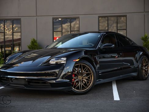 Used 2022 Porsche Taycan 4S AWD/4WD image 3