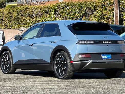 Certified 2024 Hyundai Ioniq 5 SE image 9