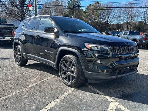 New 2026 Jeep Compass Latitude image 3