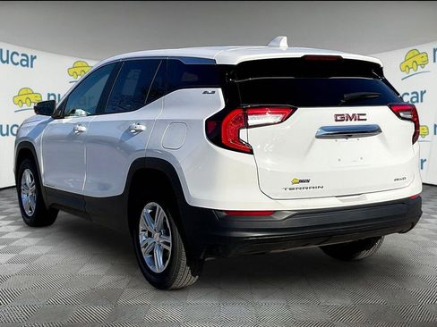 Used 2024 GMC Terrain SLE image 4