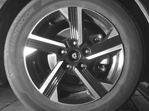 Used 2025 Nissan Sentra SV FWD image 11