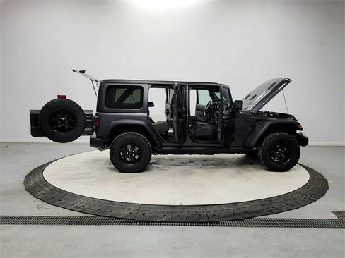 Used 2024 Jeep Wrangler Willys image 16