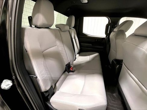 Certified 2025 Toyota Tacoma SR5 AWD/4WD image 28