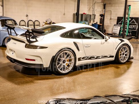 Used 2016 Porsche 911 GT3 RS RWD image 9