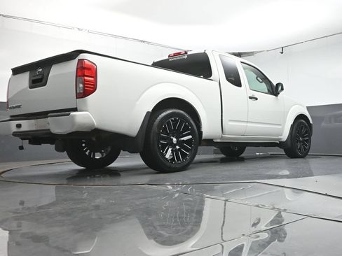 Used 2018 Nissan Frontier S RWD image 32