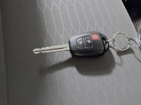 Used 2019 Toyota Tacoma SR5 image 36