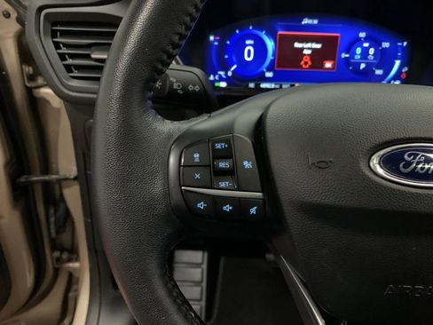 Used 2020 Ford Escape SE Sport image 22