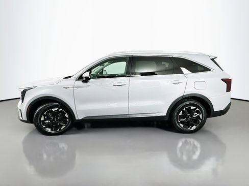 Certified 2025 Kia Sorento S w/ Panoramic Sunroof Package FWD image 4
