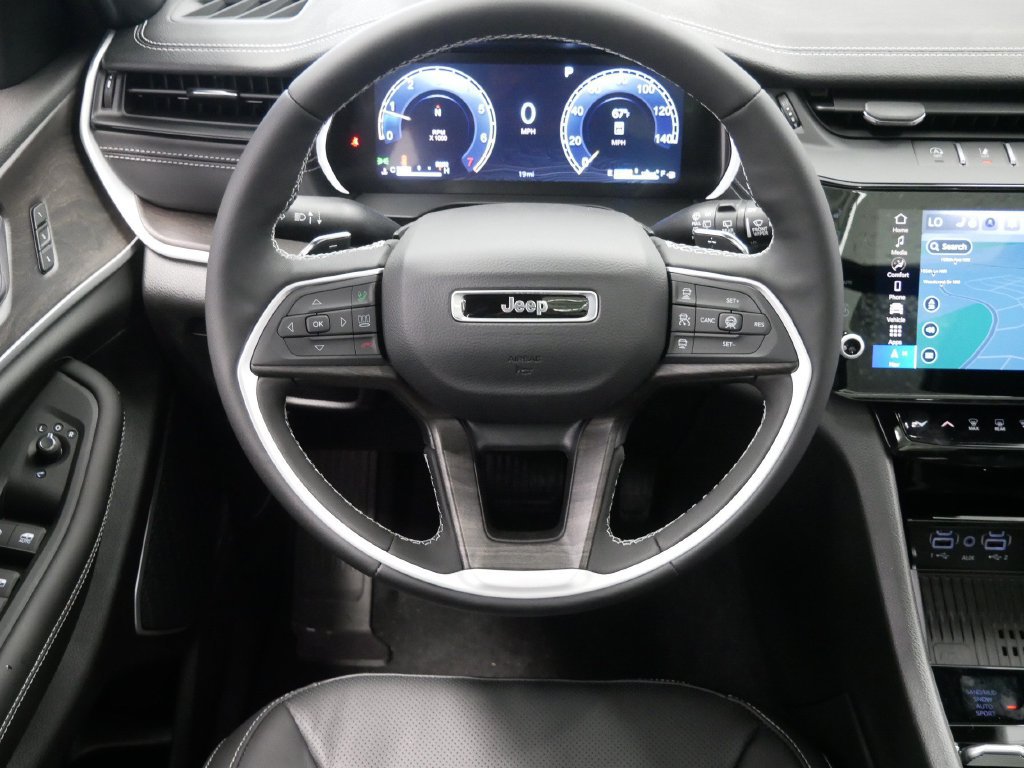 New 2027 Jeep Grand Cherokee Limited AWD/4WD image 17