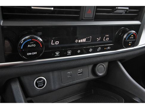 Certified 2023 Nissan Rogue SV FWD image 20
