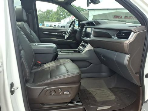 Used 2022 GMC Yukon XL Denali RWD image 12