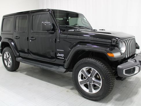 Used 2021 Jeep Wrangler Unlimited Sahara AWD/4WD image 4