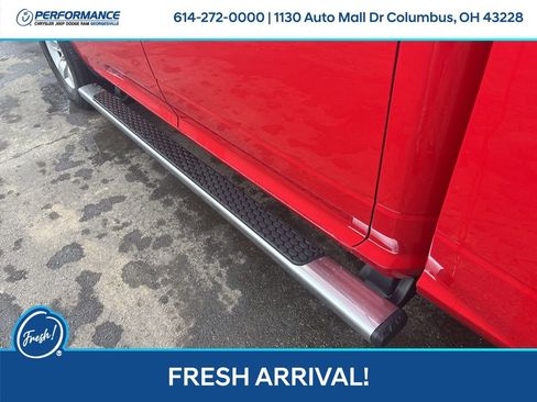 Used 2019 RAM 1500 Classic SLT w/ Luxury Group image 11