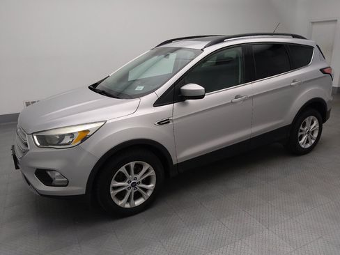 Used 2018 Ford Escape SE AWD/4WD image 2