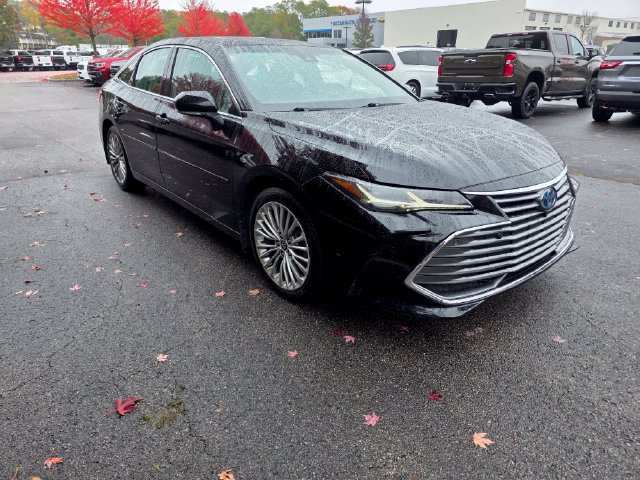 Used 2022 Toyota Avalon Limited w/ Advanced Safety Package FWD image 5