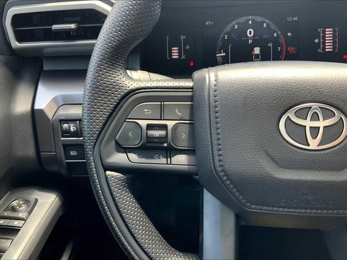 Used 2025 Toyota Tacoma SR5 AWD/4WD image 21