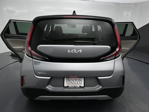Used 2025 Kia Soul LX FWD image 10