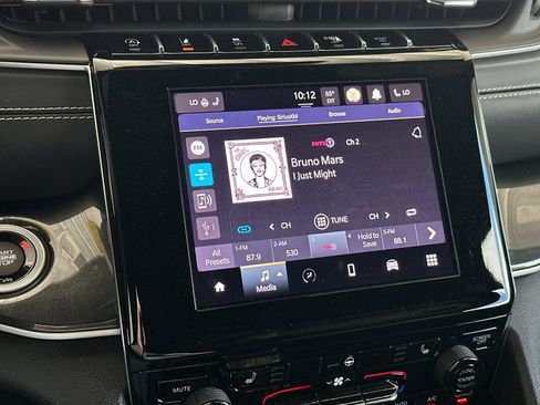 Used 2023 Jeep Grand Cherokee Altitude image 17