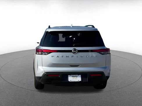 Used 2025 Nissan Pathfinder SV image 12