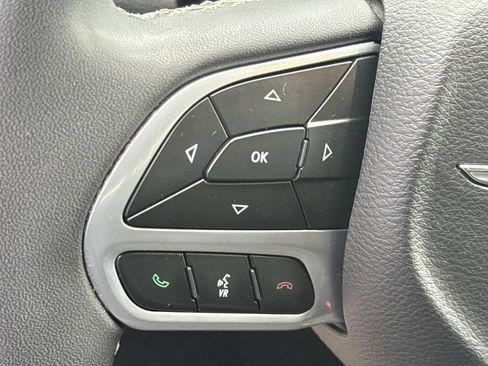 Used 2023 Chrysler Voyager LX FWD image 23