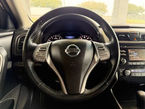 Used 2014 Nissan Altima 2.5 SV w/ Convenience Package FWD image 11