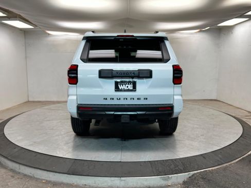 Used 2025 Toyota 4Runner TRD Off-Road image 5
