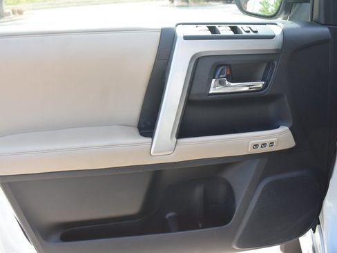 Used 2018 Toyota 4Runner Limited RWD image 11