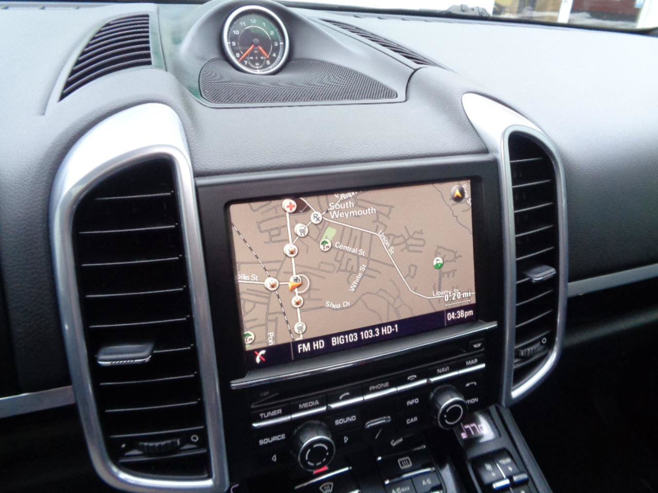 Used 2016 Porsche Cayenne AWD/4WD image 32