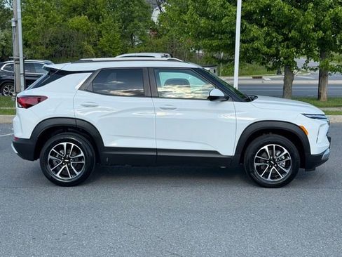 New 2026 Chevrolet TrailBlazer LT w/ LT Cold Weather Package AWD/4WD image 13