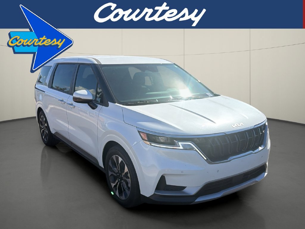 Used 2024 Kia Carnival EX FWD image 1