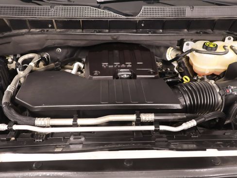 Used 2023 Chevrolet Silverado 1500 Custom AWD/4WD image 18