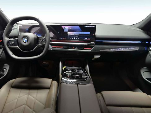 Used 2026 BMW 530i RWD image 12