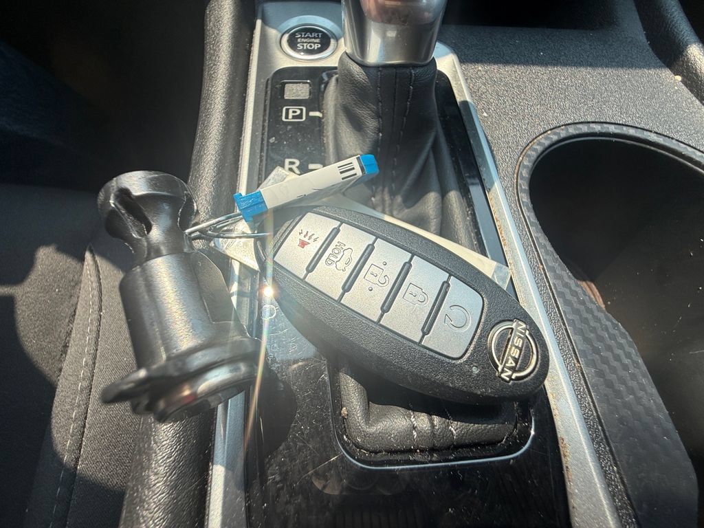 Used 2025 Nissan Altima 2.5 SV FWD image 43