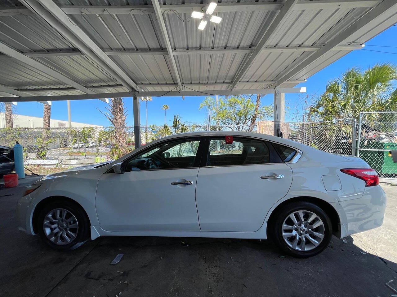 Used 2017 Nissan Altima 2.5 S w/ Power Driver Seat Package FWD image 17
