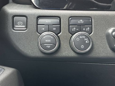 Used 2022 Chevrolet Silverado 1500 LT w/ Work Truck Package AWD/4WD image 25