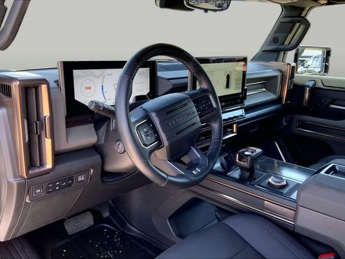 Certified 2025 GMC Hummer EV 3X w/ LPO, Dark Essentials Package AWD/4WD image 16
